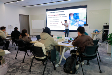 Како Yitailock го подготвува својот тим за попаметна продажба и посилно присуство на пазарот?